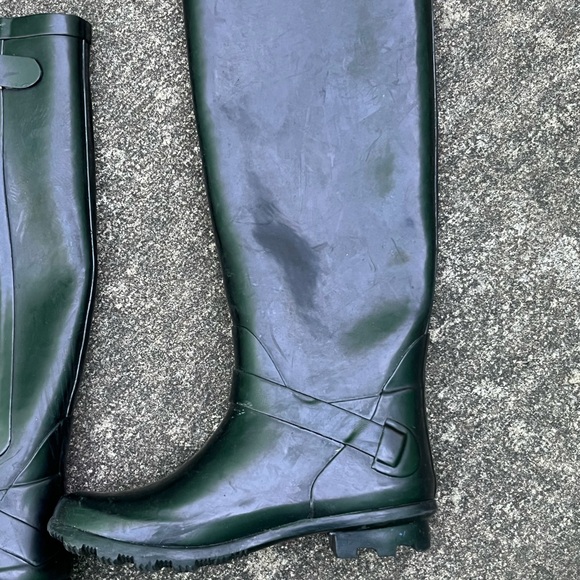 ARYA Tall Black Rain Boots with faux side zipper size 6 - Picture 3 of 5